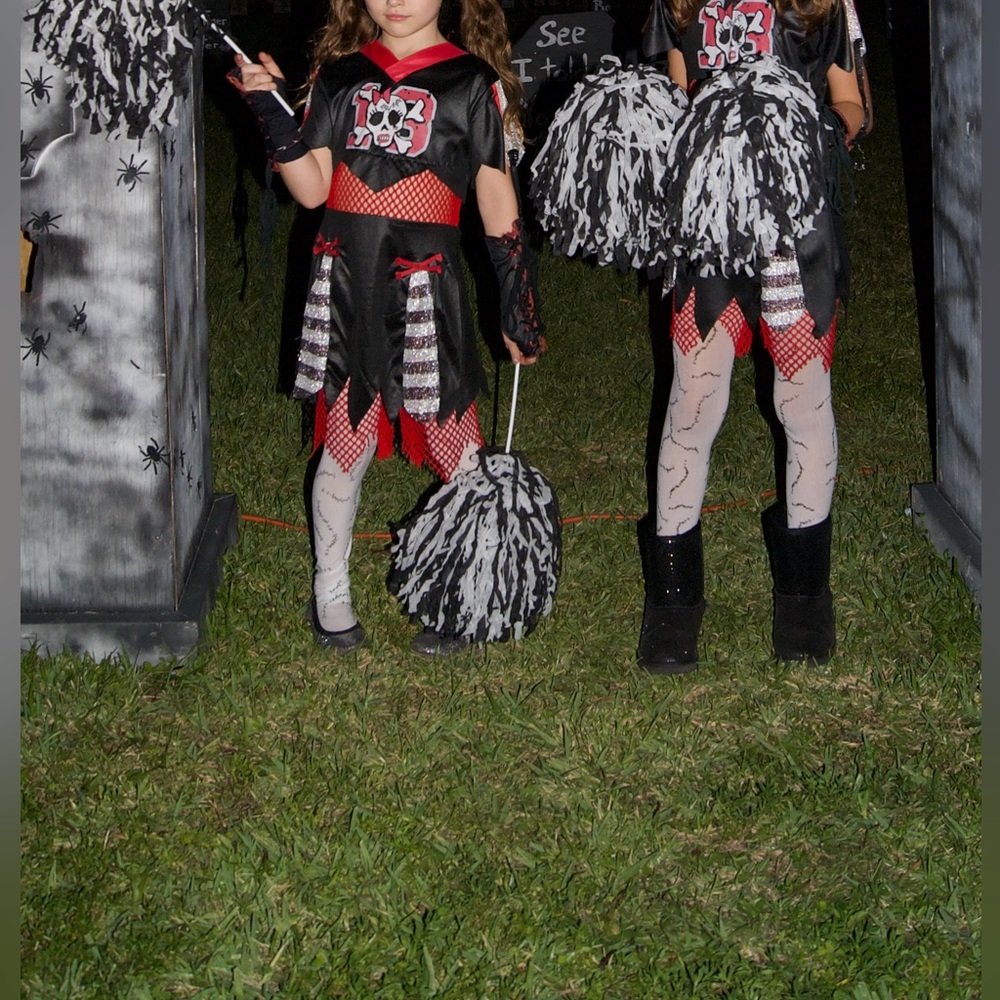 Cheerless Leader Size Child M(7-8) Black/Red